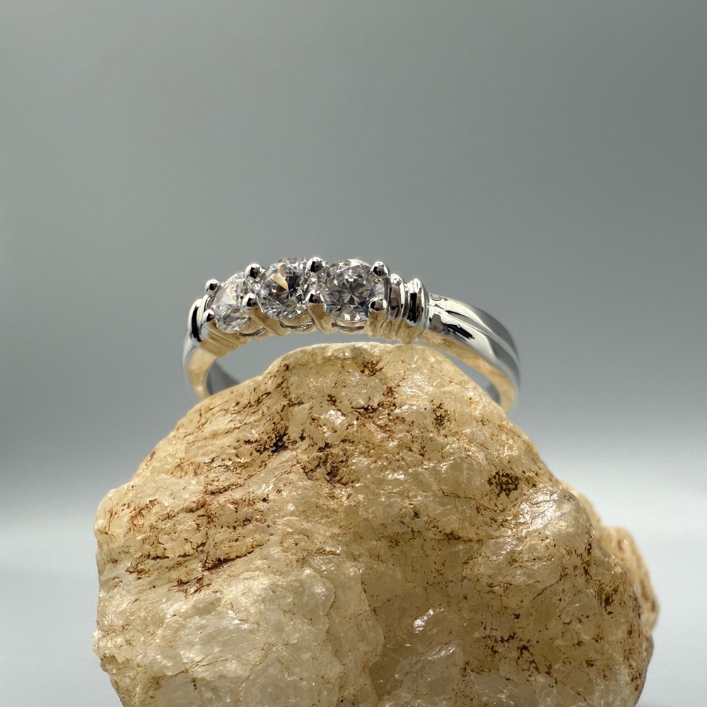 Stunning Silver Women's Ring with Crystal Accents